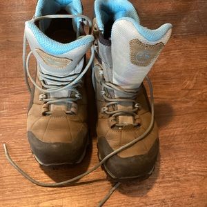 La sportive hiking boots